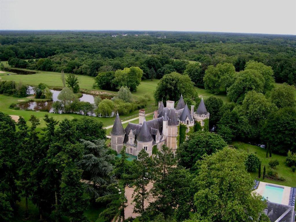 Chateau Golf Des Sept Tours Hotel Courcelles-de-Touraine Exterior photo