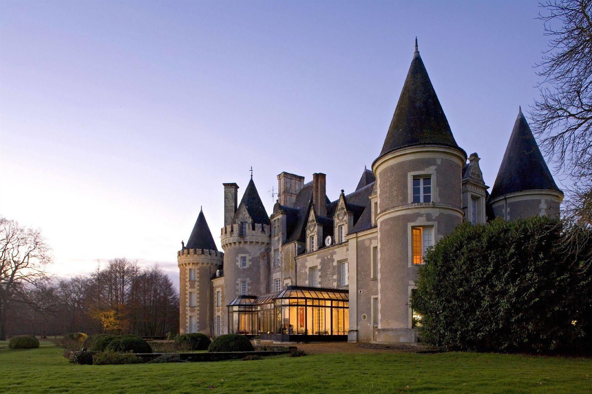 Chateau Golf Des Sept Tours Hotel Courcelles-de-Touraine Exterior photo